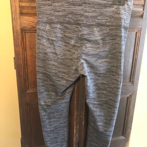 aerie Chill, Play, Move 3/4 Crop Hi-Rise Legging L - Picture 2 of 4